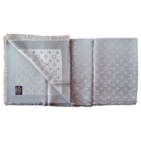 louis vuitton scarf m75120|Louis Vuitton M75120 Grey Silk ref.152765 .